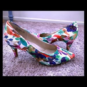 Colorful Aerosoles Heel Rest 3” Pumps